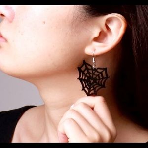 Halloween Dangle Earrings spider webbed heart for Women Girls Black